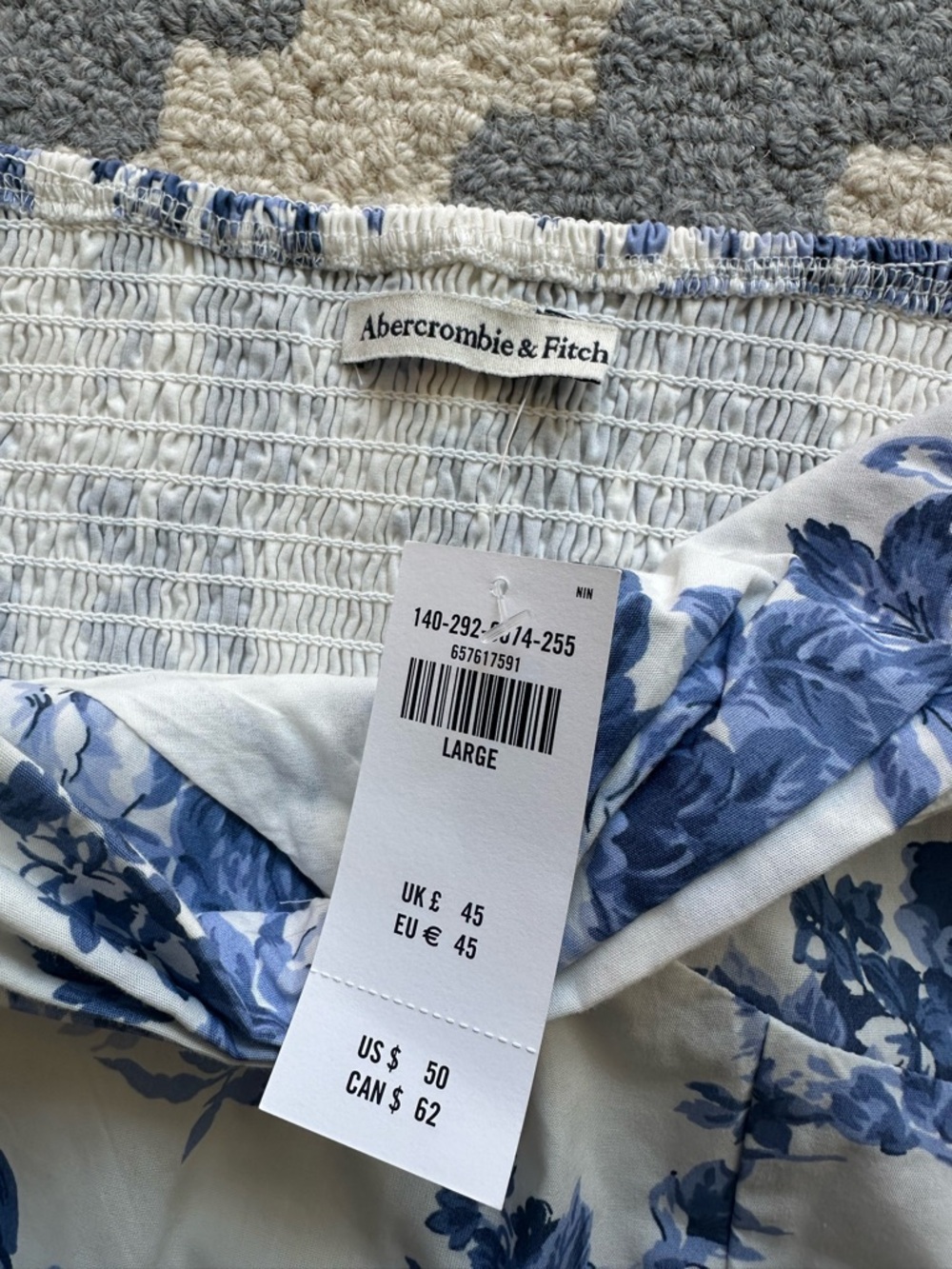 NWT! Abercrombie & Fitch White and Blue Floral TOP, Large - Picture 5 of 9